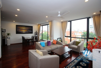 5th floor apartment with beautiful view in Tay Ho for rent
